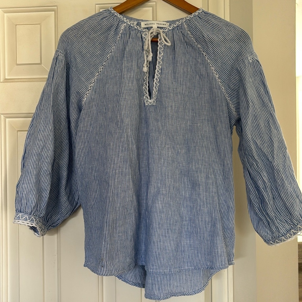 Beautiful Melissa, Nepton, linen and cotton blue and white striped top.